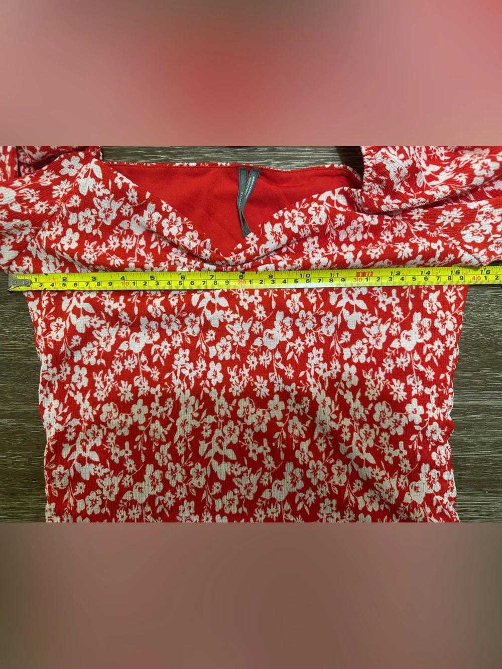 ANTHROPOLOGIE Red and White Floral Puff Sleeve Top - Medium